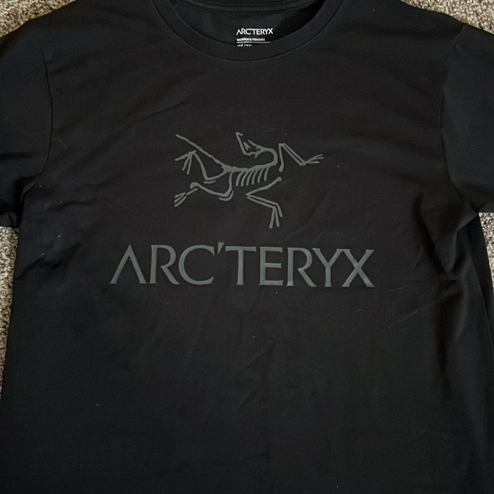 ARC’TERYX Black T-shirt - Picture 2 of 3